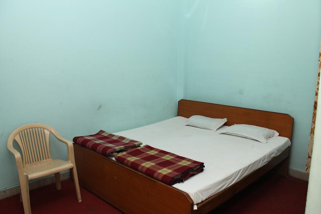 Krishnam Guest House Mathura Buitenkant foto
